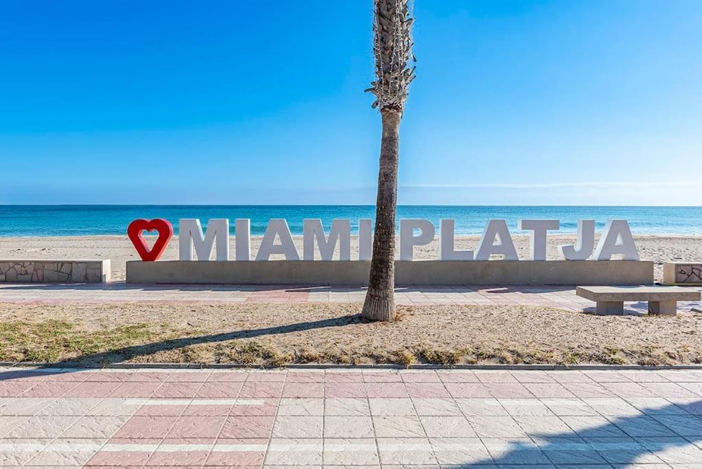 2 Min From The Sea Pool, Comfort And Free Wifi Miami Playa Bagian luar foto